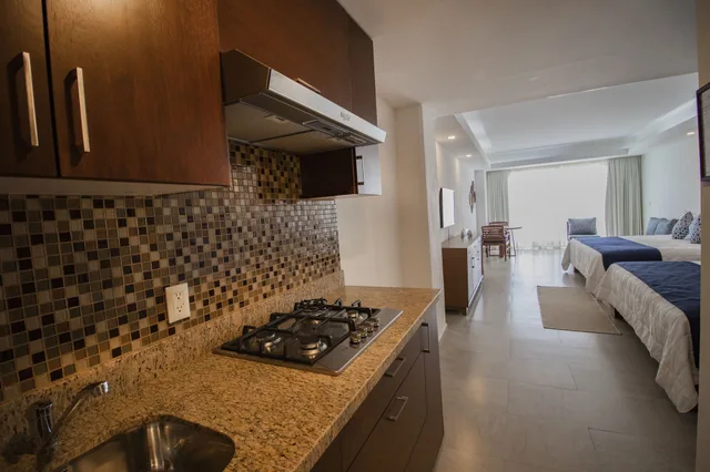 Grand, Studio, Suite, Multiple Beds, Beach Front, Balcony، Hotel Grand Paramar 3/3