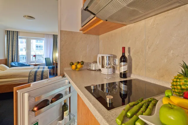 Economy, Family, Kitchenette, Room in B&B - Studio for 2 People in Hamburg Mitte, Cozy and Modern 7/7