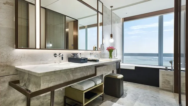 Bridge, Classic, King Bed, Sea View، Intercontinental Hotels Zhuhai 6/6