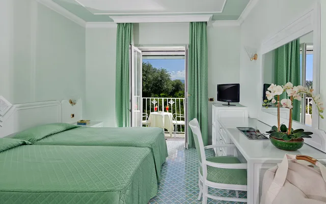 غرفة بسرير مزدوج بإطلالة على الحديقة، Grand Hotel Riviera 1/2