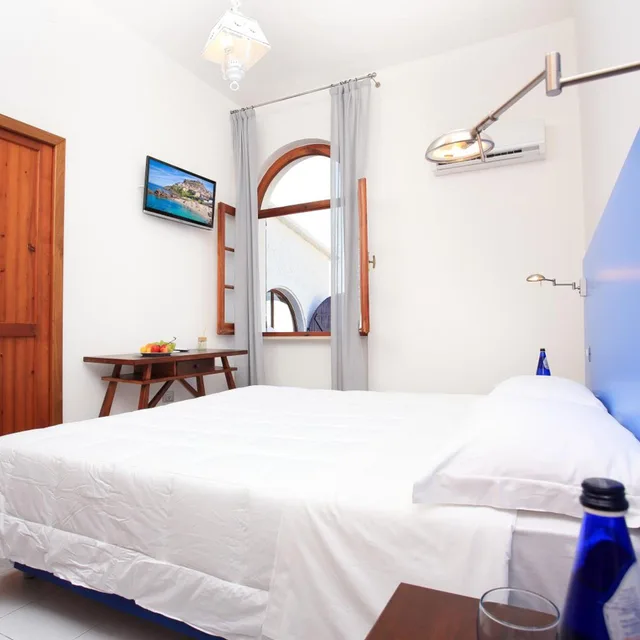 Room, Double or Twin Bed, Meli Hotel 1/10