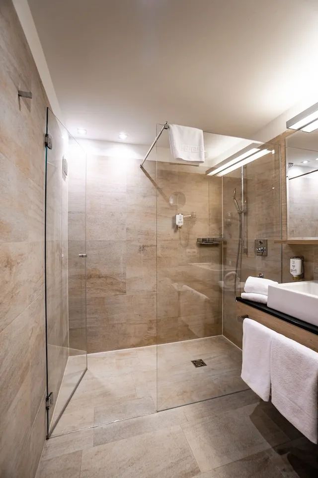 Junior Suite, King Bed, Hubertushof 6/6