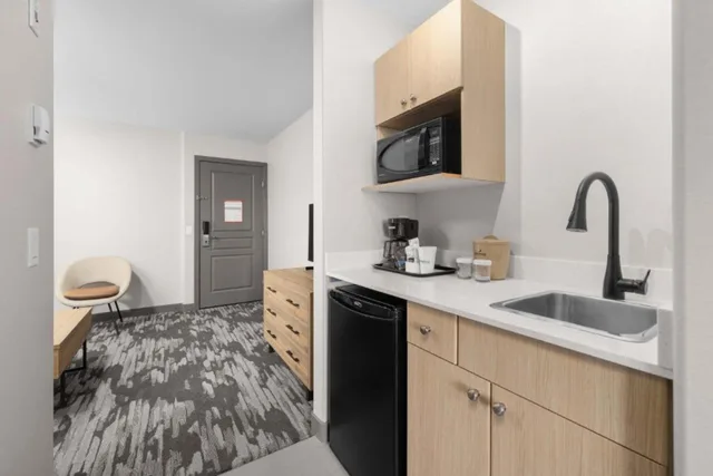 جناح غراند، Sandman Hotel Calgary Airport 3/3