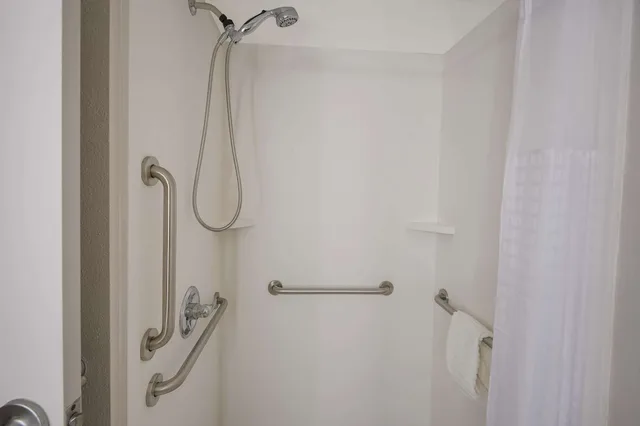 غرفة بسريرين كوين لذوي الإعاقة، Comfort Inn and Suites Fishers Indianapolis 3/3