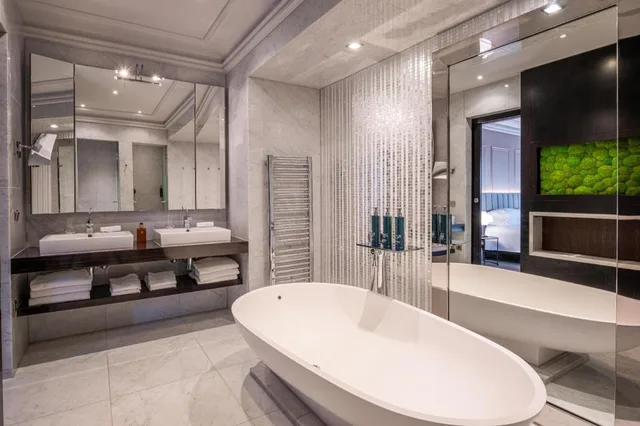 جناح رئاسي بسرير مزدوج مع دخول الصالة، Hilton Brussels Grand Place 7/7