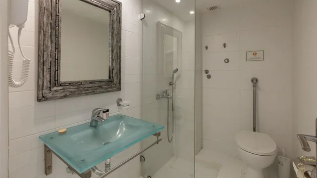 Artist, Deluxe, 1 Double and 1 Single Bed، Nami Hotel & Suites 8/10