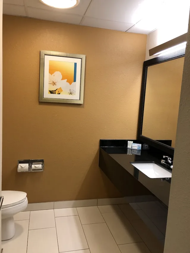 غرفة قياسية بسريرين كوين، Quality Inn and Suites Sandusky 7/7
