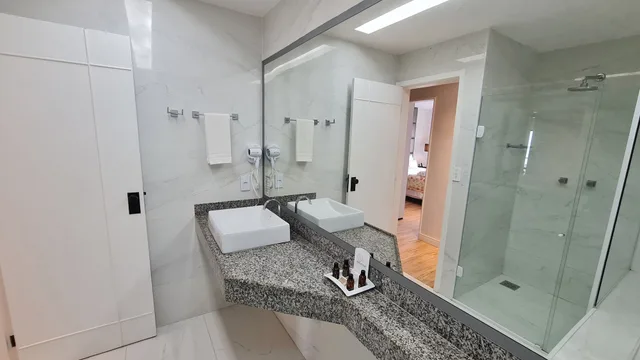 جناح رئاسي بسرير كوين بإطلالة على البحر، Brisamar Hotel 5/5