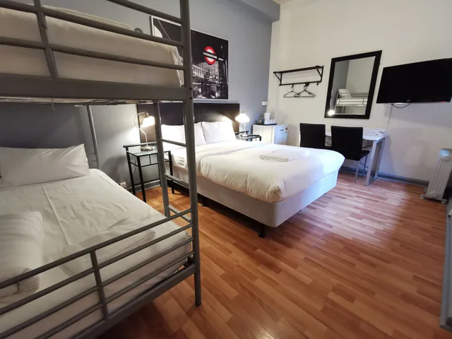 غرفة عائلية بسرير كوين وسرير بطابقين بحمام مشترك، CITY CENTRE BUDGET HOTEL 3/4