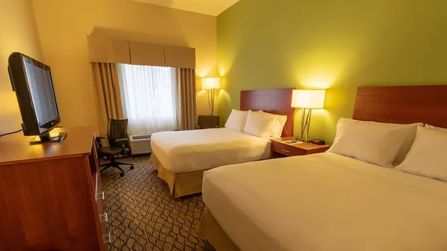 غرفة قياسية بسريرين كوين، Holiday Inn Express Hotel And Suites Birmingham Irondale East 4/10