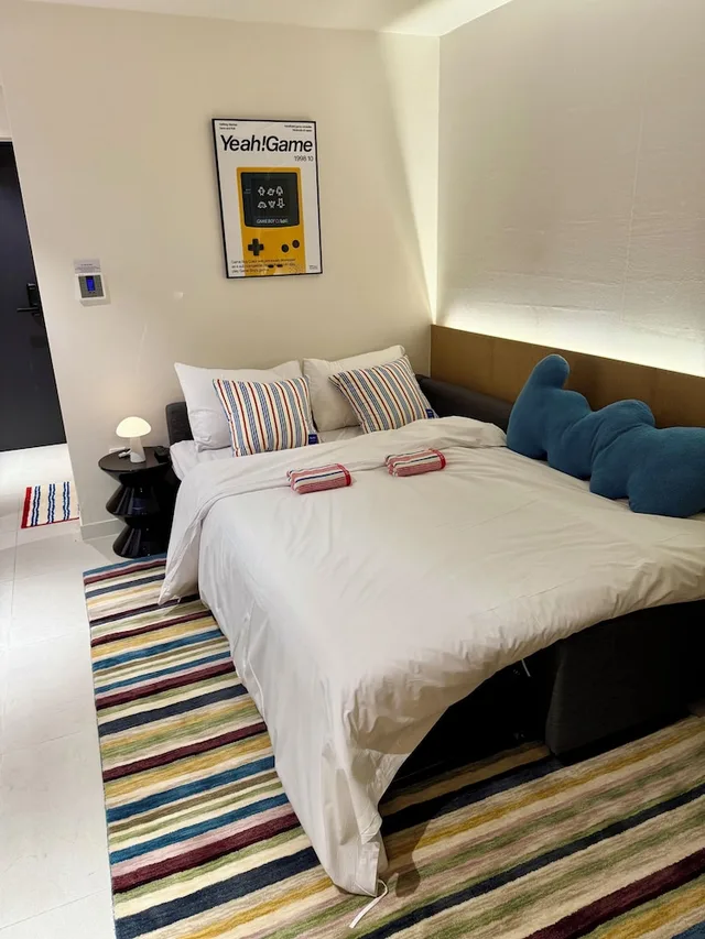 غرفة بريميوم بسرير كوين مع أريكة، Jeju Slim Hotel 1/8