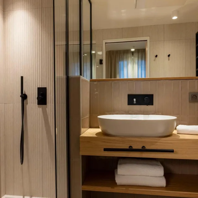 Prestige, King Bed, Balcony, Hotel Beige (ex. Hotel Plaza Opera) 1/2