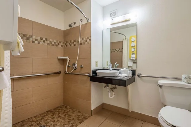 غرفة رباعية لذوي الإعاقة، Motel6 Rocky Mount, NC 9/10