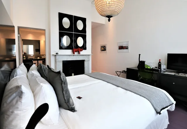Art, Deluxe, Villa, King Bed, Patio، Dysart Boutique Hotel 1/4