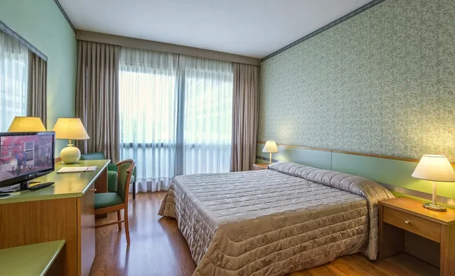 Room, Twin Beds, Savoia Thermae Spa 4/9