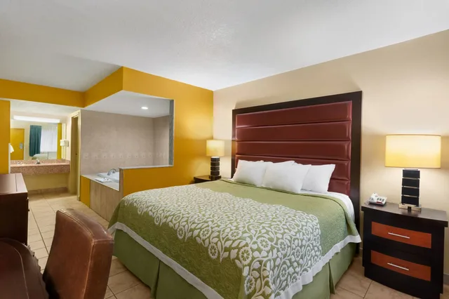 جناح ديلوكس بسرير كينج، Days Inn N Orlando Casselberry 2/5