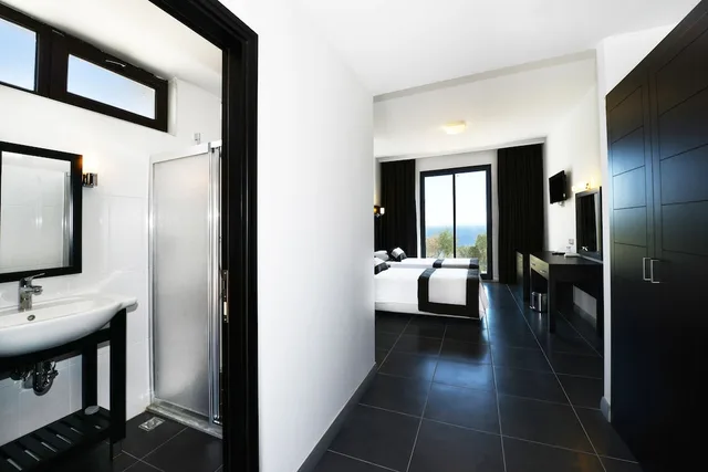 غرفة تنفيذية بإطلالة على البحر، Kalamar Hotel 6/7