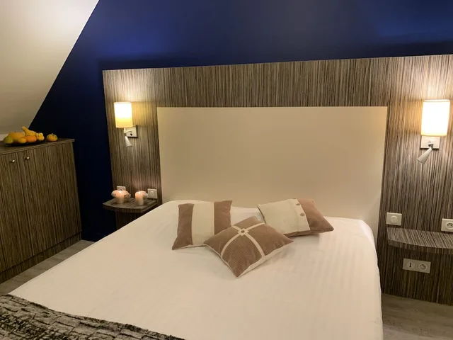Twin Beds, Double or Twin Bed, Hostellerie La Croix Blanche 3/10