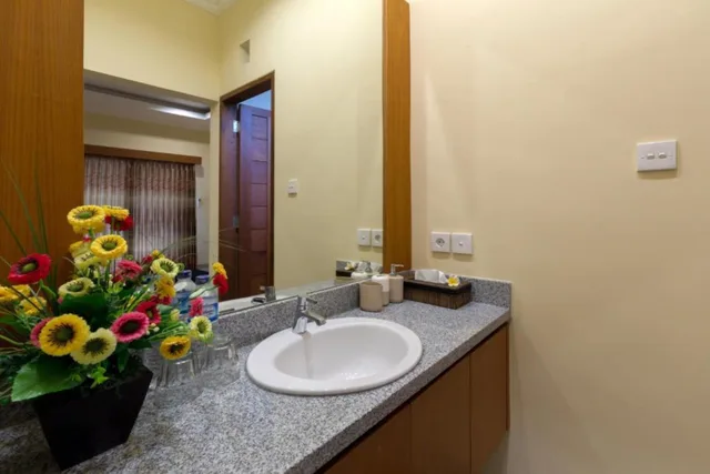 غرفة ديلوكس بسريرين منفصلين، Kubu Petitenget Suite Seminyak 8/8