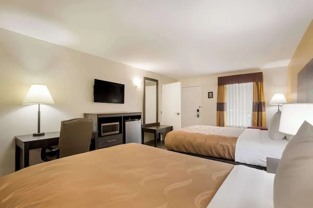 غرفة قياسية بسريرين مزدوجين، Quality Inn & Suites Greensboro near Lake Oconee 8/10