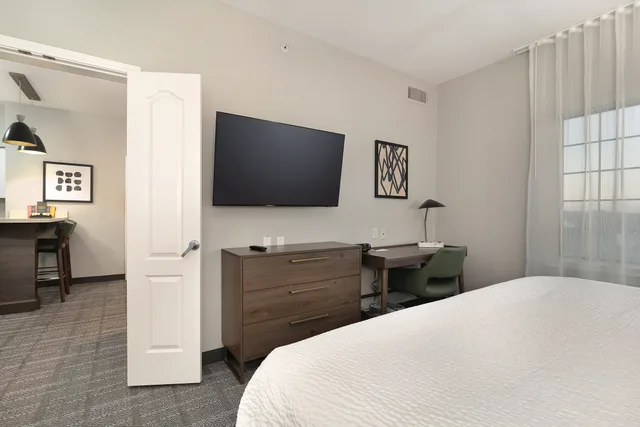 جناح بسرير كينج بغرفة نوم واحدة، Staybridge Suites Longview 2/10