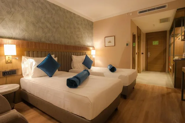 غرفة بسريرين منفصلين بإطلالة على المدينة لذوي الإعاقة، Ramada Encore by Wyndham Konya Karatay 2/7