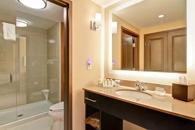 2 Bedrooms, Suite, 1 King or 2 Queen Beds, Homewood Suites by Hilton Waterloo/St. Jacobs 4/6