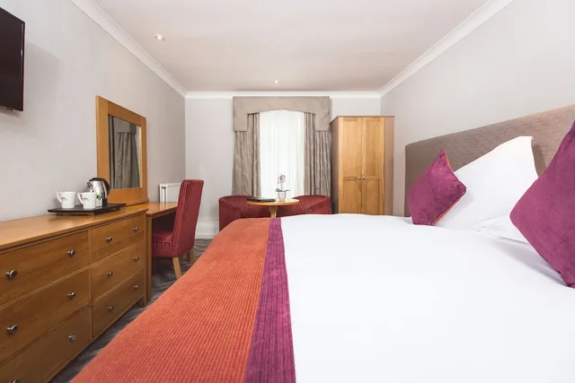 غرفة سوبيريور بسرير مزدوج أو سريرين منفصلين، Everglades Hotel 4/10