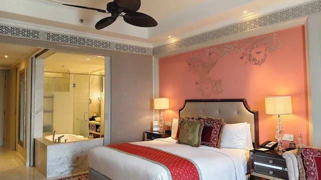 Palace, King Bed، The Leela Palace Jaipur 8/10