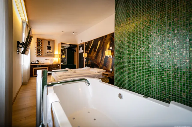 جناح استوديو فاخر بسرير كوين، Boutique Exclusive B&B Trento 3/6