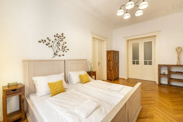 3 Rooms, Apartment, 3 Queen Beds، OLD TOWN SQUARE APARTMENTS 3/10
