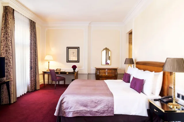 Superior, King Bed, Bellevue Palace 2/2