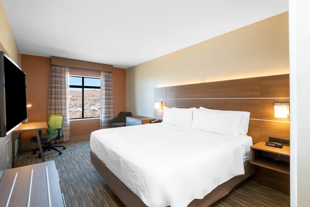 1 Bedroom, Suite, Jetted Tub, Holiday Inn Express Hotel Suites St George North 1/2