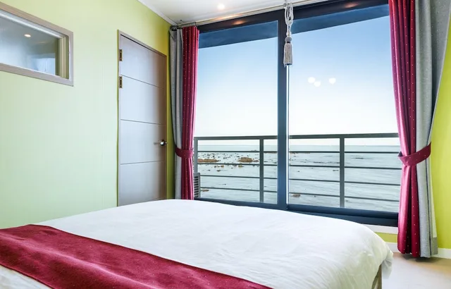 غرفة ديلوكس بسرير مزدوج، On The Sea Pension 3/10