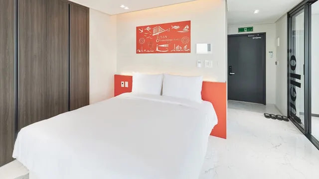Deluxe Around Double, Travelodge Suites Busan Centum 1/3