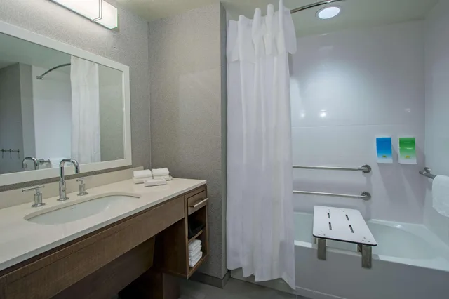 Studio, King Bed, Home2 Suites By Hilton Grove City Columbus Oh 1/3
