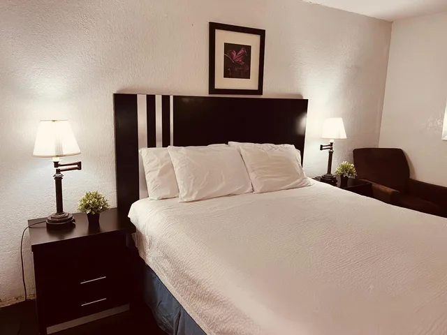 غرفة ديلوكس بسرير كوين، Travelodge By Wyndham Valleyfair Shakopee 8/9