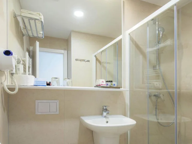 Standard Sea Side Double Room-Balcony، Bluesun Hotel Alga 5/5