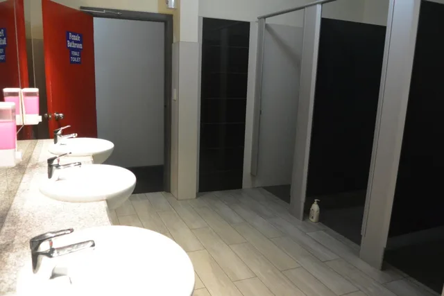 سكن مشترك بثمانية أسرّة للنساء بحمام مشترك، Elizabeth Hostel 1/1