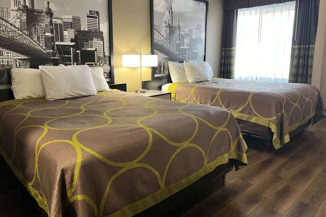 غرفة قياسية بسريرين كوين، Super 8 by Wyndham Harrison OH 1/3