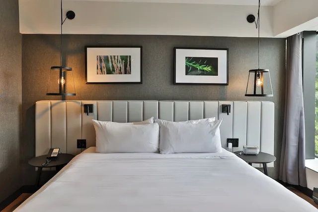 غرفة بسرير كوين، Hotel Montreal Bonaventure 7/9