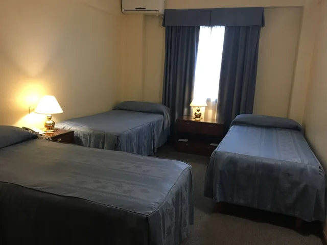غرفة قياسية ثلاثية بثلاثة أسرّة، Hotel Centro Naval 1/5