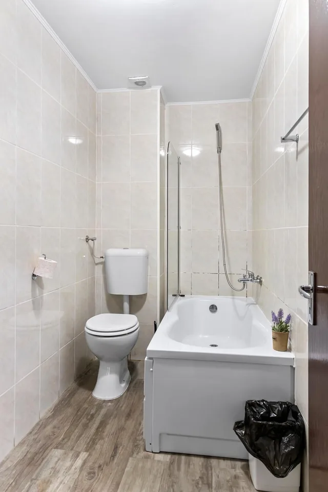 غرفة ثلاثية بشرفة، Hotel Charter Otopeni 9/10