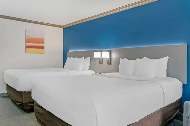 غرفة بسريرين كوين، Comfort Inn Plainwell, MI 1/4