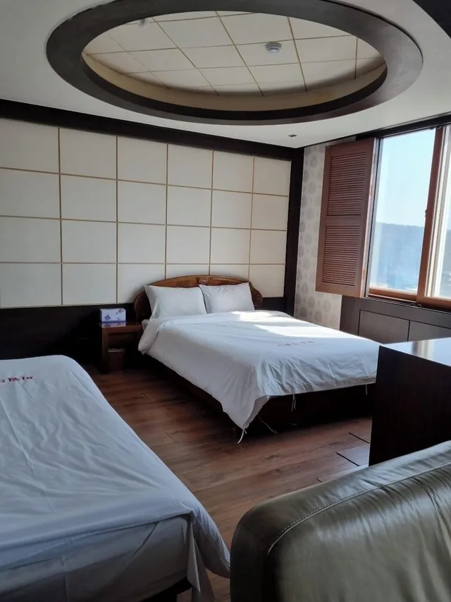 Royal, Suite, 2 Queen Beds, Hotel Seaworld 2/3