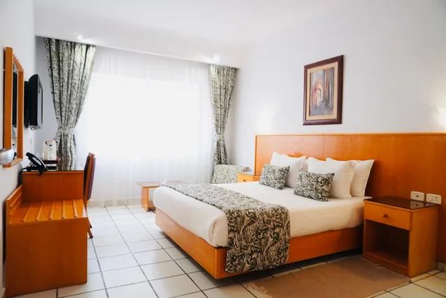 غرفة مريحة بسرير مزدوج، Hotel Le National 1/1