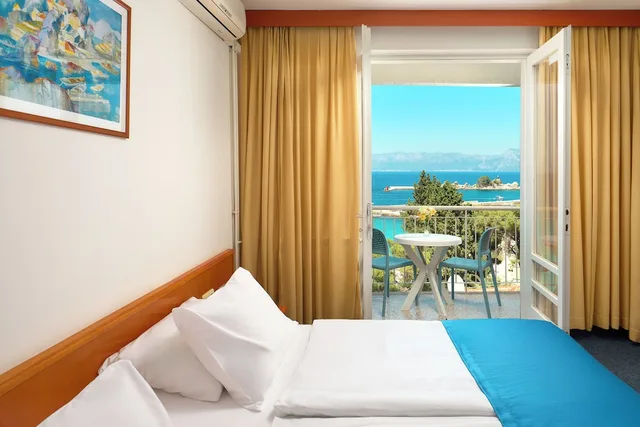 غرفة عائلية بسرير كوين وسريرين منفصلين بإطلالة على البحر بشرفة بغرفتي نوم، ADRIATIQ HOTEL FARAON 3/5