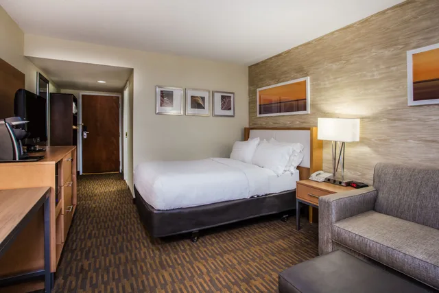 غرفة قياسية، Holiday Inn Saratoga Springs 1/4