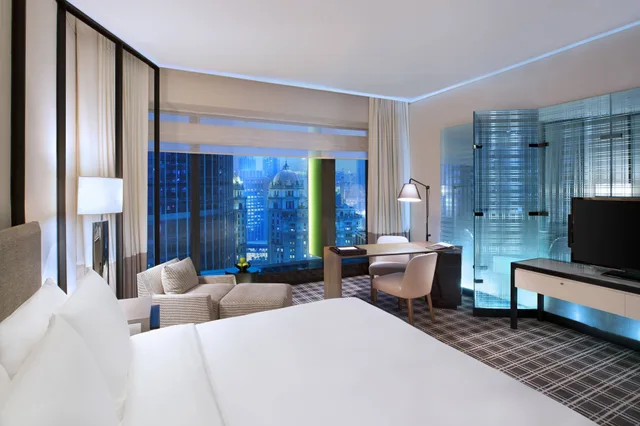 Fabulous, Club, King Bed, City View، W Guangzhou Hotel 2/4