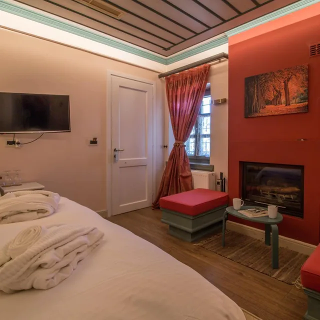 Deluxe, Double Bed, Pirrion Hotel 4/8